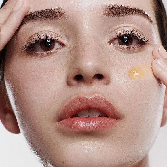 NIB Ole Henriksen Truth Serum with Orange Glow Banana Bright Vitamin C Serum - Picture 10 of 16